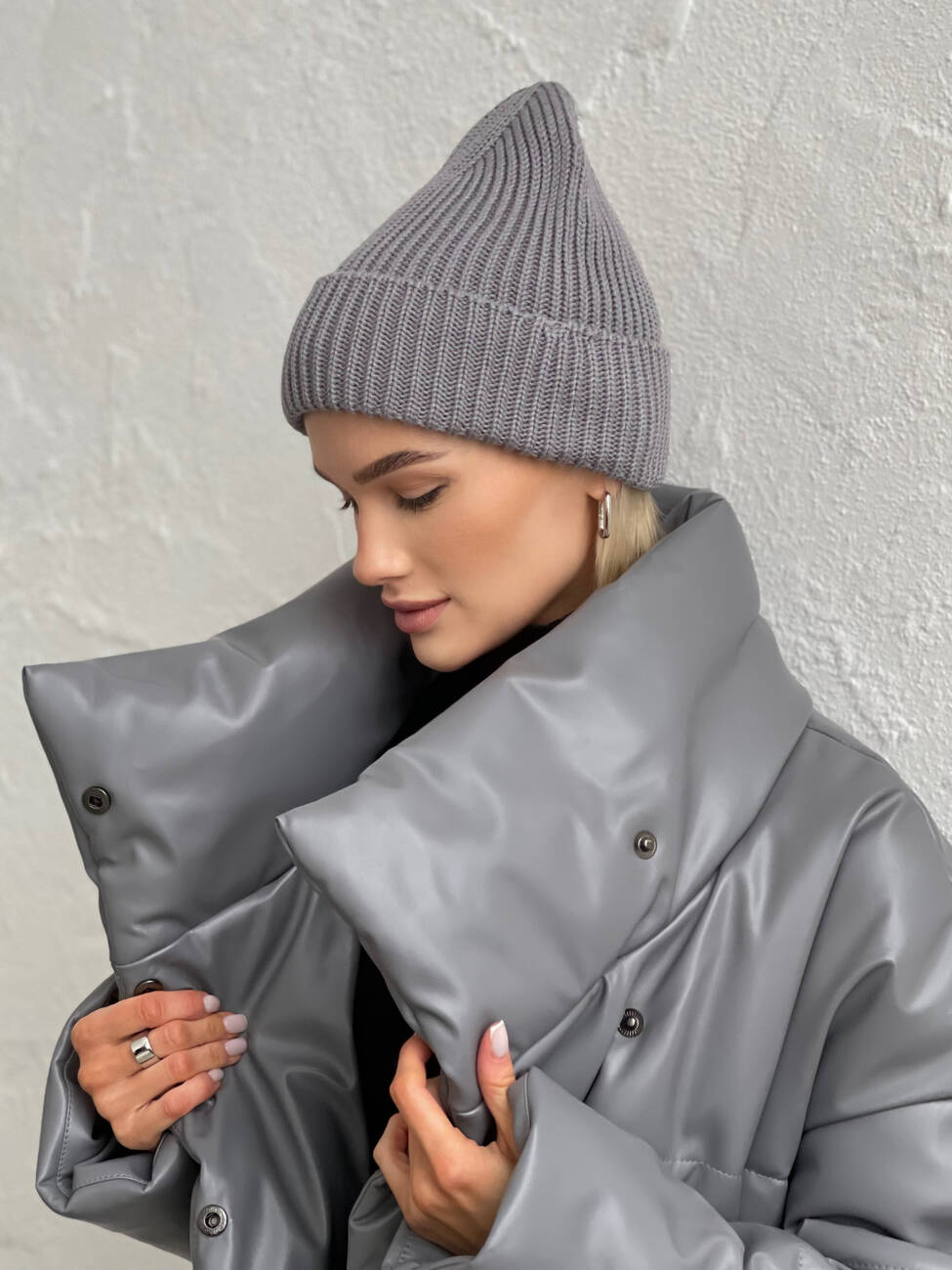 Бесшовная хлопчатобумажная шапка Fashion в рубчик серого цвета