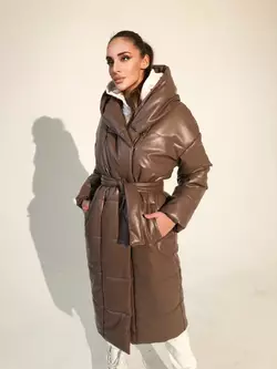 Довга жіноча зимова куртка - пуховик ZEFIR з екошкіри класу Lux на силіконі 200 з капюшоном колір капучино