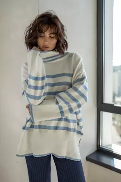Жіночий бавовняний светр Тільняшка в смужку під горло біло-блакитного кольору